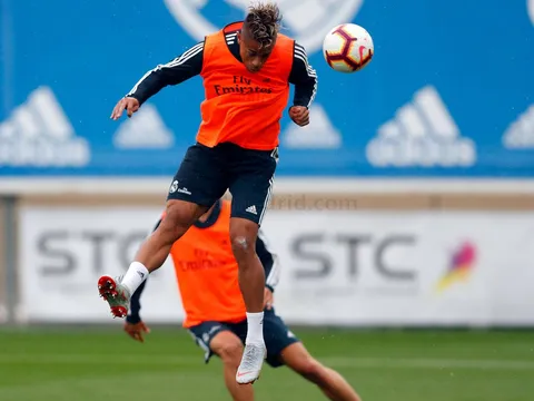 Mariano Diaz tái hiện hình ảnh của Ronaldo trong buổi tập của Real