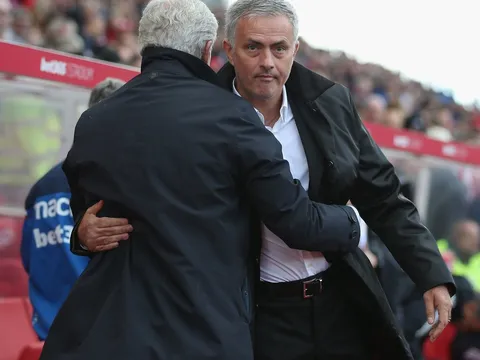 Mark Hughes là nỗi ám ảnh của Mourinho