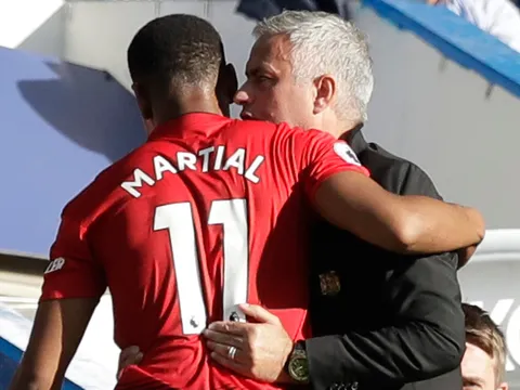 Hủy diệt Chelsea, Martial công khai sự thật về mối quan hệ với Mourinho