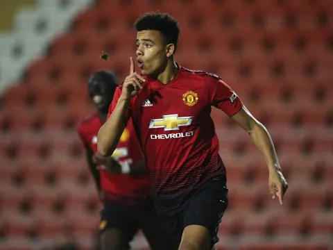 'Thần đồng' lập hat-trick, Man Utd loại Chelsea khỏi FA Youth Cup