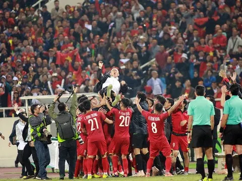 Giảm giá vé xem tuyển Việt Nam - Triều Tiên sau cơn sốt vô địch AFF Cup