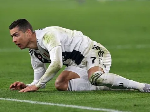 Max Allegri: "Ronaldo sẽ làm bạn với ghế dự bị"