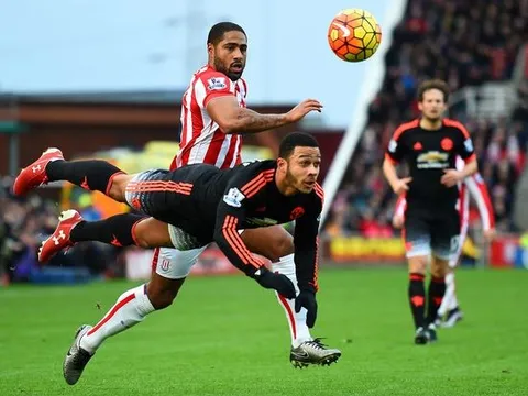 Memphis Depay và con "cáo già" Ed Woodward