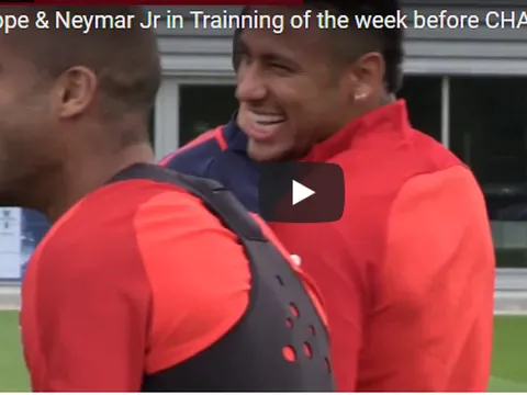 Mbappe và Neymar quấn lấy nhau trên sân tập