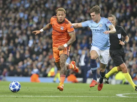 HLV Mourinho phá vỡ im lặng về khả năng mua lại Memphis Depay