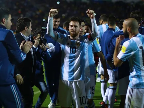 Báo Argentina đổi giọng, gọi Messi là 'thánh'