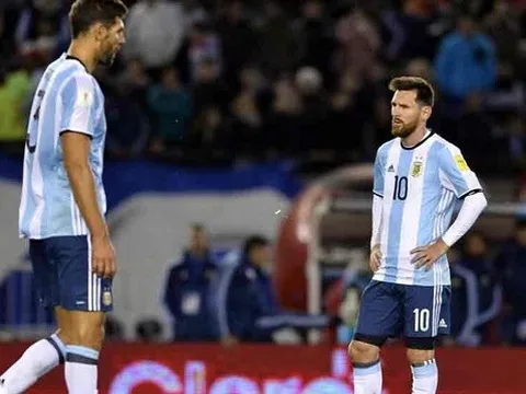 "Messi cô đơn giữa một bầy lừa tại Argentina"