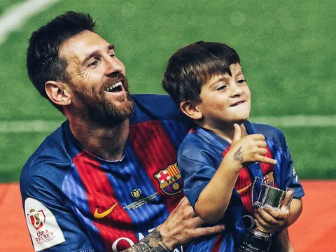 Messi: 'Con trai bắt tôi phải giải trình khi Barcelona thua cuộc'