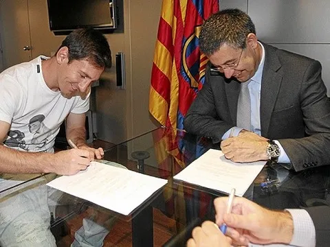"Messi đã chính thức gia hạn với Barca từ lâu"