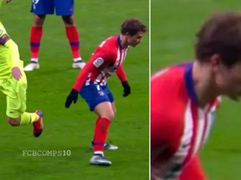 Khoảnh khắc Messi 'làm nhục' Griezmann gây chú ý trên mạng xã hội