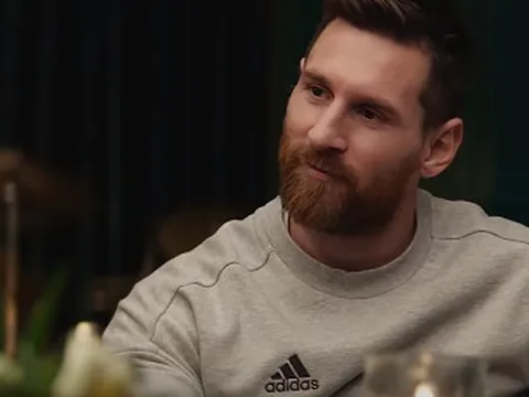 Messi kiệm lời khi ngồi chung bàn với toàn ngôi sao đình đám