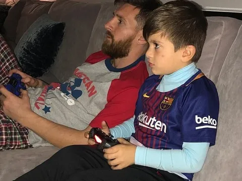 Messi 'luyện' FIFA cùng con trai Thiago