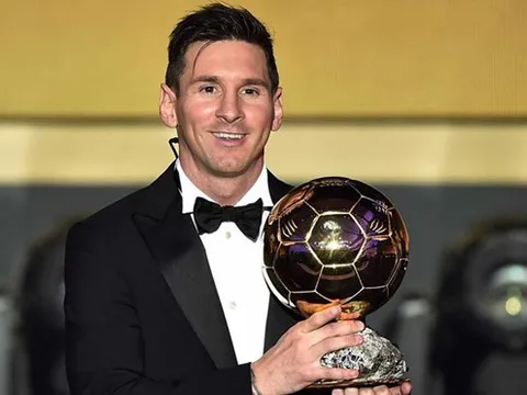 'Thật kỳ lạ khi Messi vắng mặt trong cuộc đua giành Quả bóng vàng'