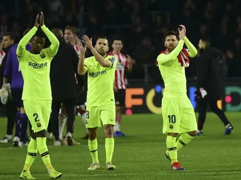 Messi cùng Barcelona đi vào lịch sử Champions League