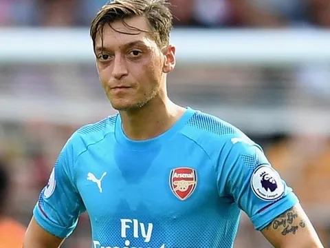 'Mesut Oezil là kẻ thất bại ở Arsenal'