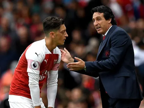 Góc Arsenal: Đây không phải thời điểm thích hợp để gạt bỏ Mesut Ozil