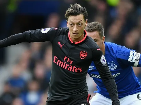 Mesut Ozil CHỐT tương lai tại Arsenal
