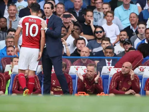 Mesut Ozil có thực sự quan trọng với Arsenal của Emery?