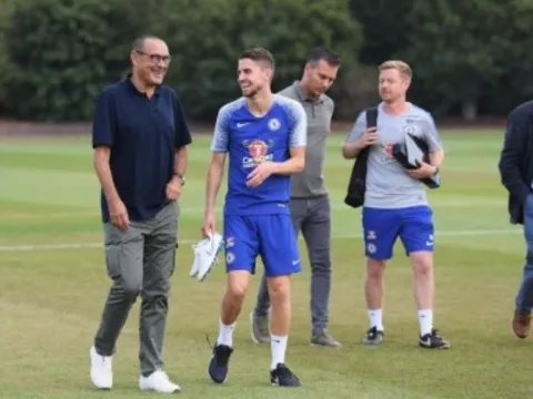 Sarri thừa nhận sự thật phũ phàng về 'vua chuyền' Jorginho