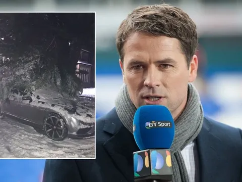 Michael Owen 'cạn lời' với xế hộp vùi trong tuyết