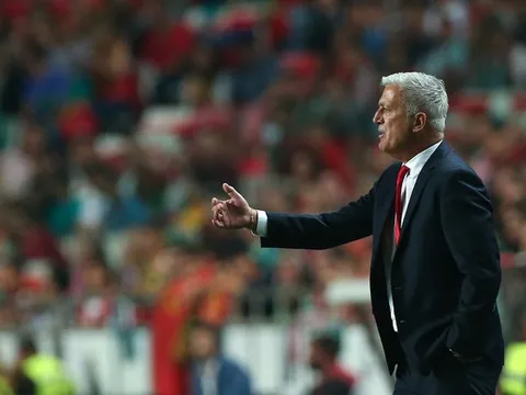 Milan âm thầm đi đêm với HLV mới sau lưng Montella