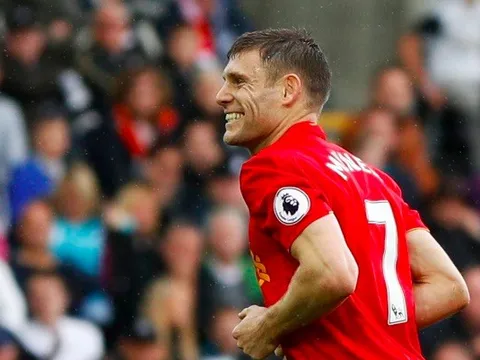 'Chết cười' với thông điệp chúc mừng Milner gửi đồng đội Liverpool
