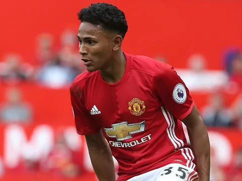 Mitchell TIẾT LỘ cuộc nói chuyện với Mourinho trước khi ra đi
