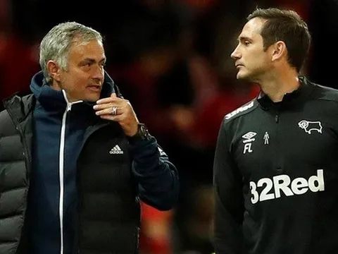 MU bị loại: Tất cả cùng chống lại Mourinho