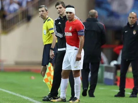 Monaco 0-3 Porto: Falcao bị che mờ bởi Aboubakar