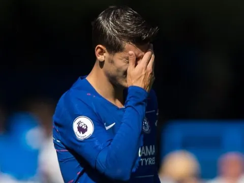 HLV Sarri giải thích lí do thay Morata ra sớm