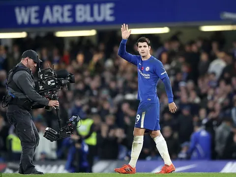 Morata, chiếc áo rách và tư cách của nhà vua