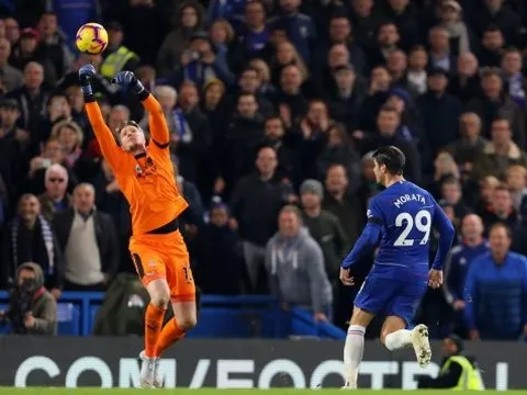 Morata phá vỡ sự im lặng sau pha bỏ lỡ không tưởng