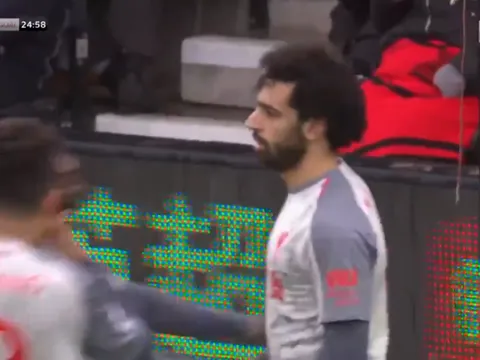 Salah chính thức vượt mặt Torres, làm lu mờ Suarez ở Liverpool
