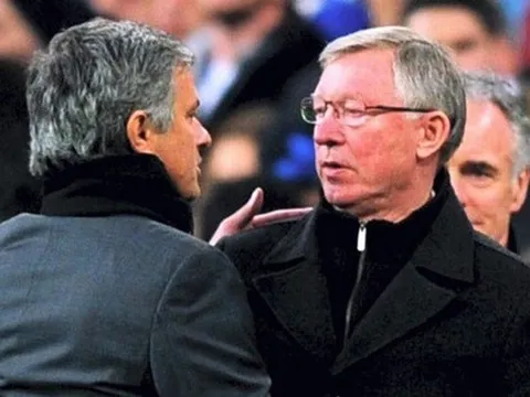 Mou – United: Đừng đem trò ú tim “tầm trung” đi so với “đẳng cấp” của Fergie time