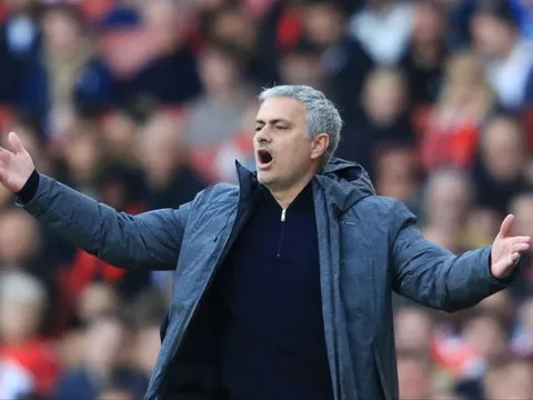 Đại chiến gần kề, Mourinho mất 8 hậu vệ