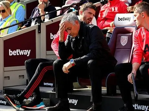 Mourinho "bật bãi" hay cuộc binh biến lớn nhất trong thập kỉ tại Man Utd?