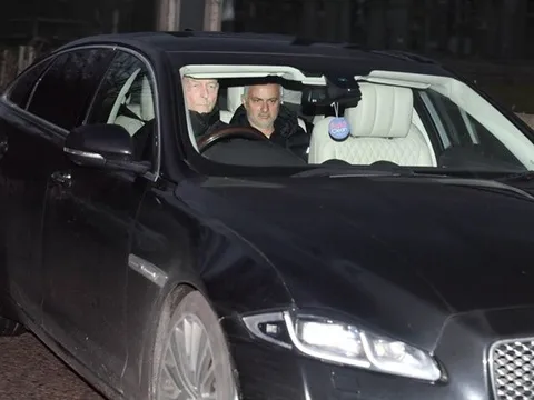 Mourinho bị Man Utd sa thải như thế nào?