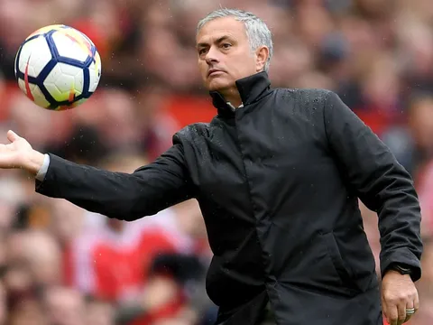 Mourinho bóng gió về một trận hòa trước Benfica