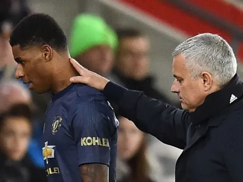 Mourinho: "Cậu ấy chơi bóng như 1 con chó điên cho đến khi kiệt sức"
