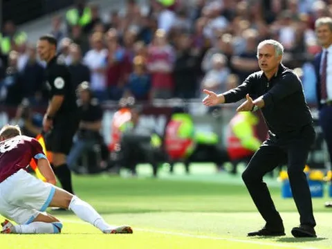 "Mourinho chờ M.U sa thải khi sử dụng cầu thủ này"