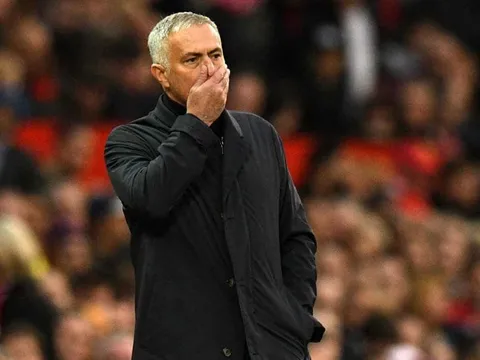 Mourinho dự khán, Man Utd rục rịch mua 'siêu máy quét' của Dortmund