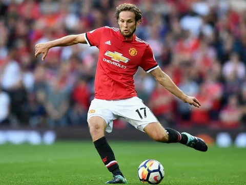 Mourinho giải thích lí do để Daley Blind đá penalty