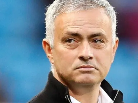"Mourinho hành xử như đứa trẻ to xác"