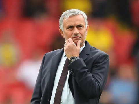 Mourinho “hé lộ” ý định rời MU: "Diễn sâu" hay sợ thất bại?
