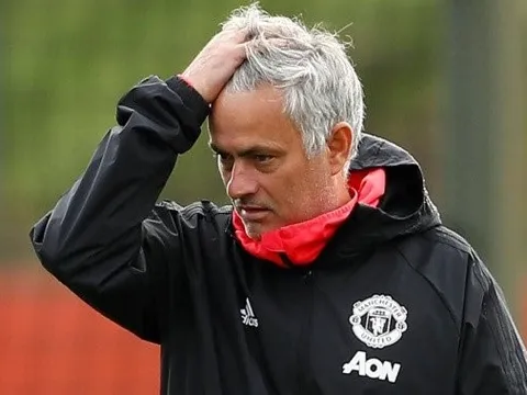 Huyền thoại Arsenal khuyên Mourinho loại gấp 3 ngôi sao này