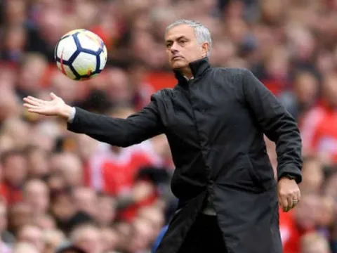Mourinho: "M.U chẳng cần phải chứng tỏ trước Liverpool"
