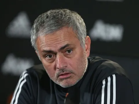 Mourinho nhắn với Mkhitaryan: Muốn đi thì cứ yêu cầu