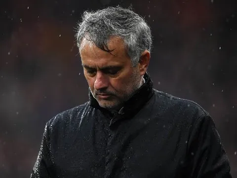 Mourinho nói gì sau thất bại đầu tiên tại giải Ngoại hạng?