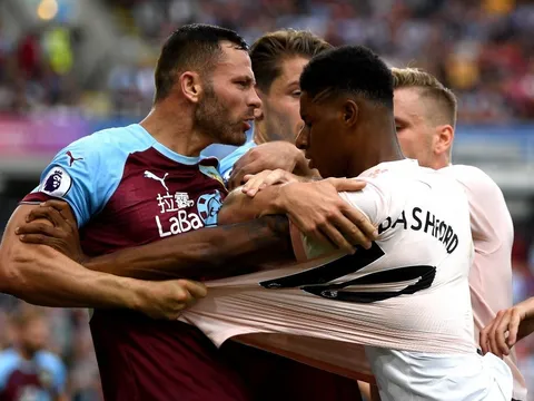 Mourinho nói lời cực CHUẨN về Rashford sau tấm thẻ đỏ