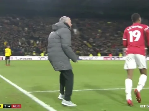 Mourinho phi vào sân mắng Rashford và 6 chuyện hài hước ở NHA vòng 14
